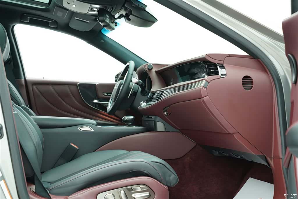 Lexus LS, 2018 28