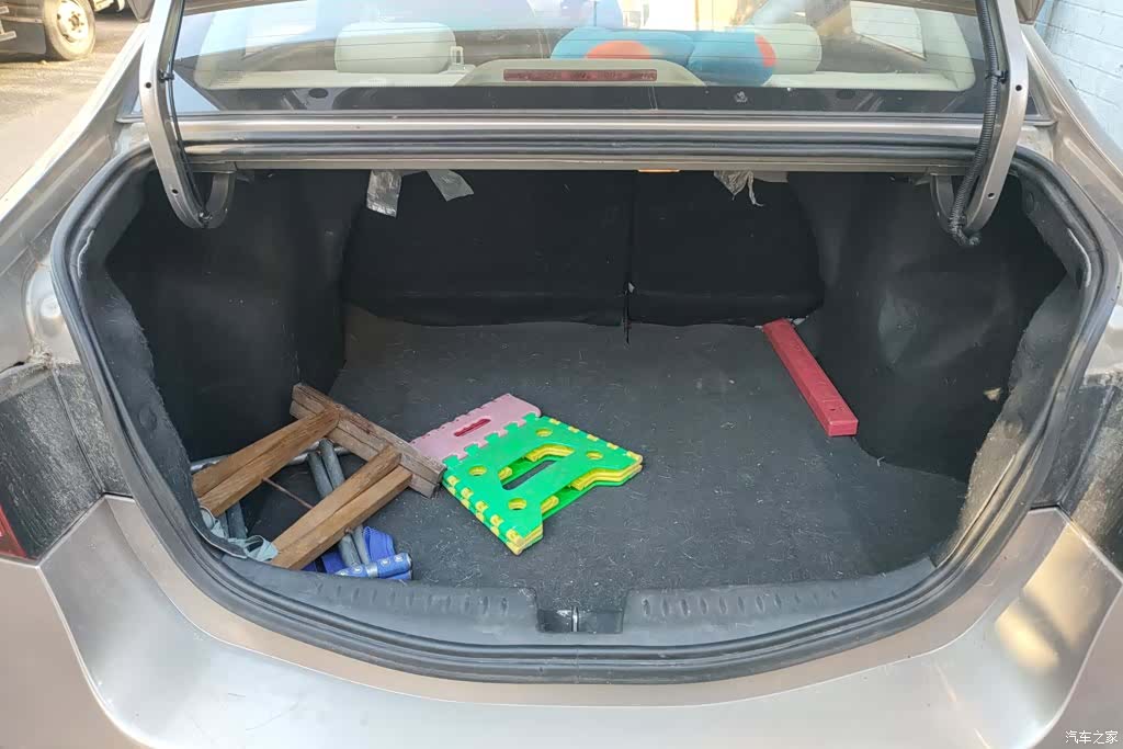 Changan V5, 2014 4