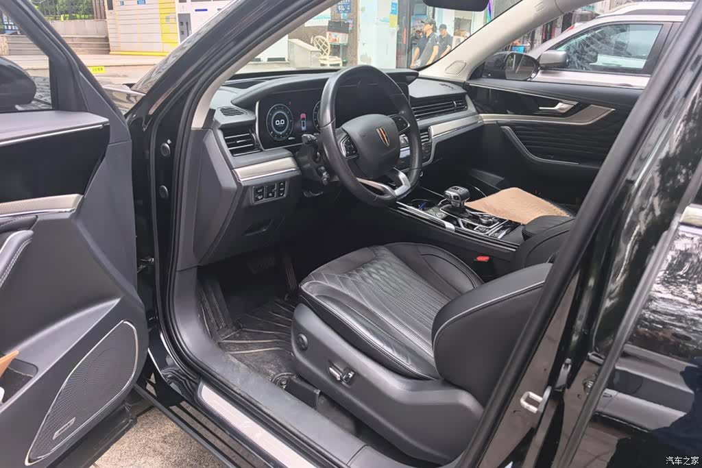 Hongqi HS5, 2022 9