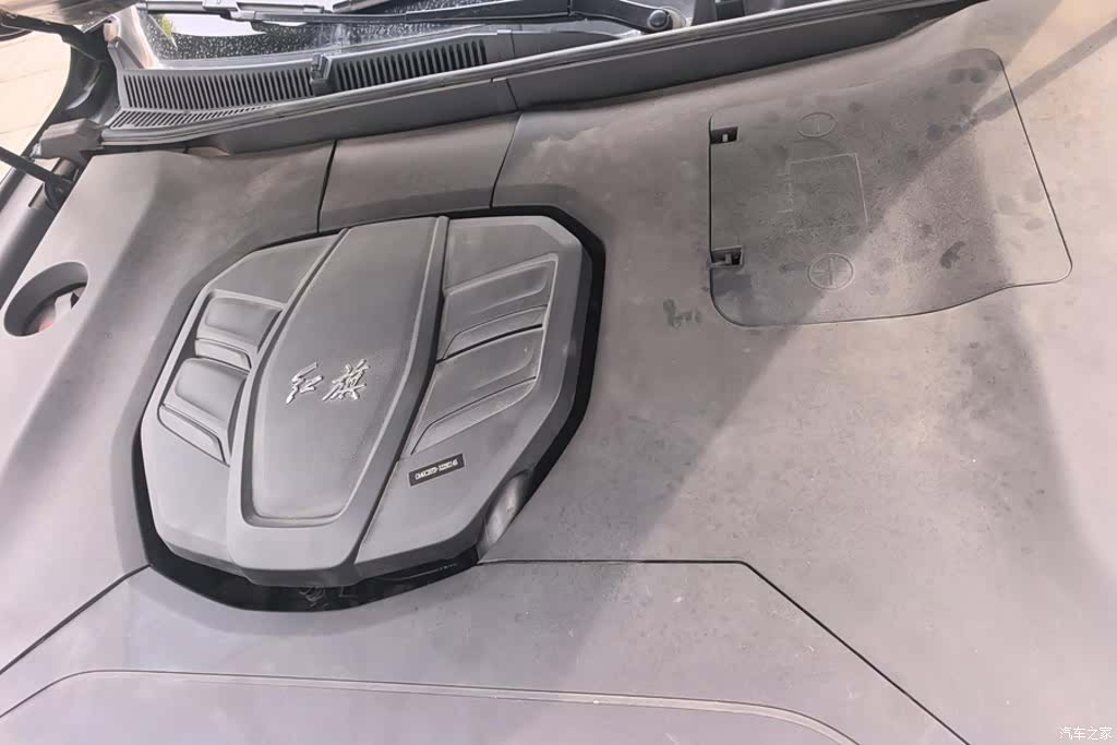 Hongqi HS5, 2022 10