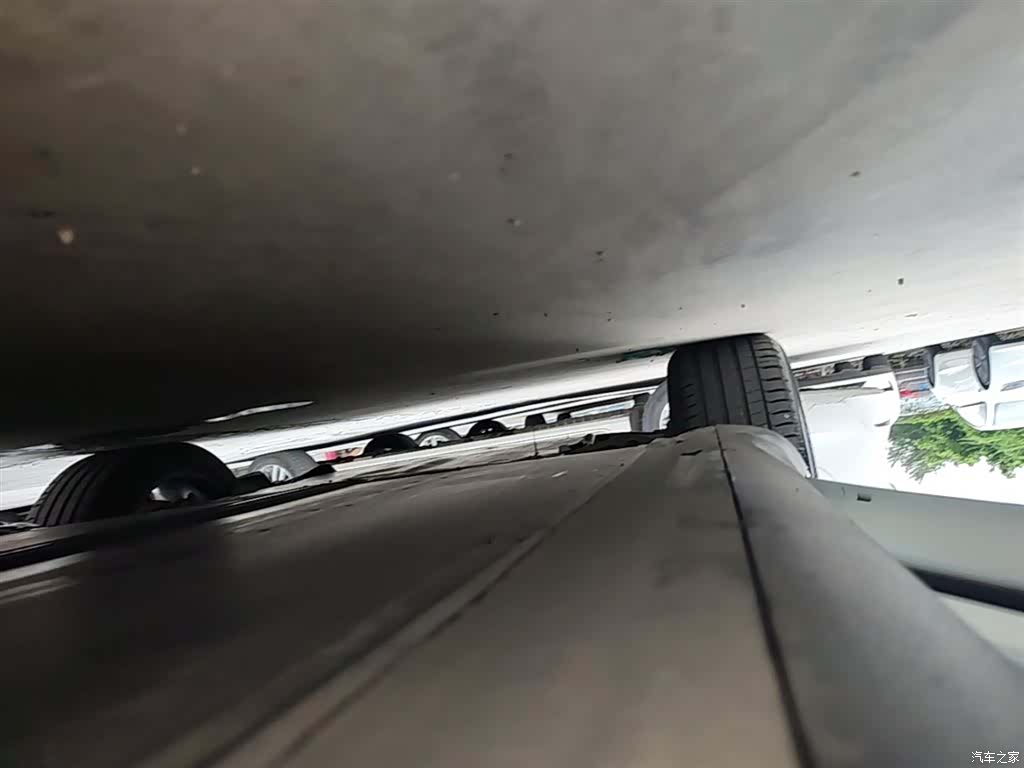 Tesla Model Y, 2024 22