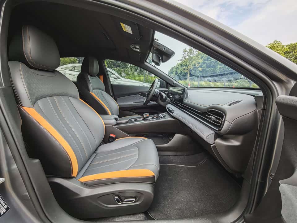 Trumpchi Shadow Leopard