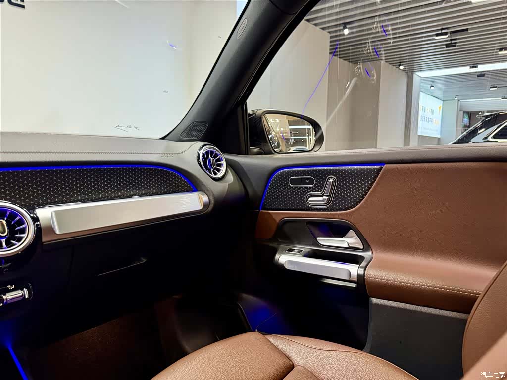 Mercedes-Benz GLB, 2024 28
