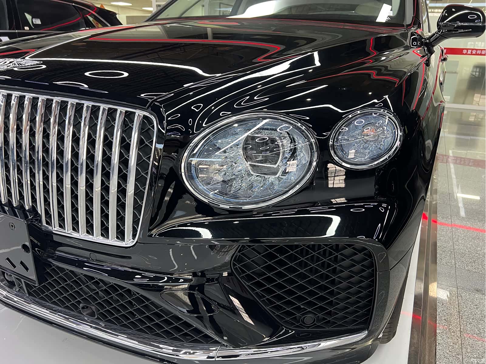Bentley Bentayga, 2024 все фото