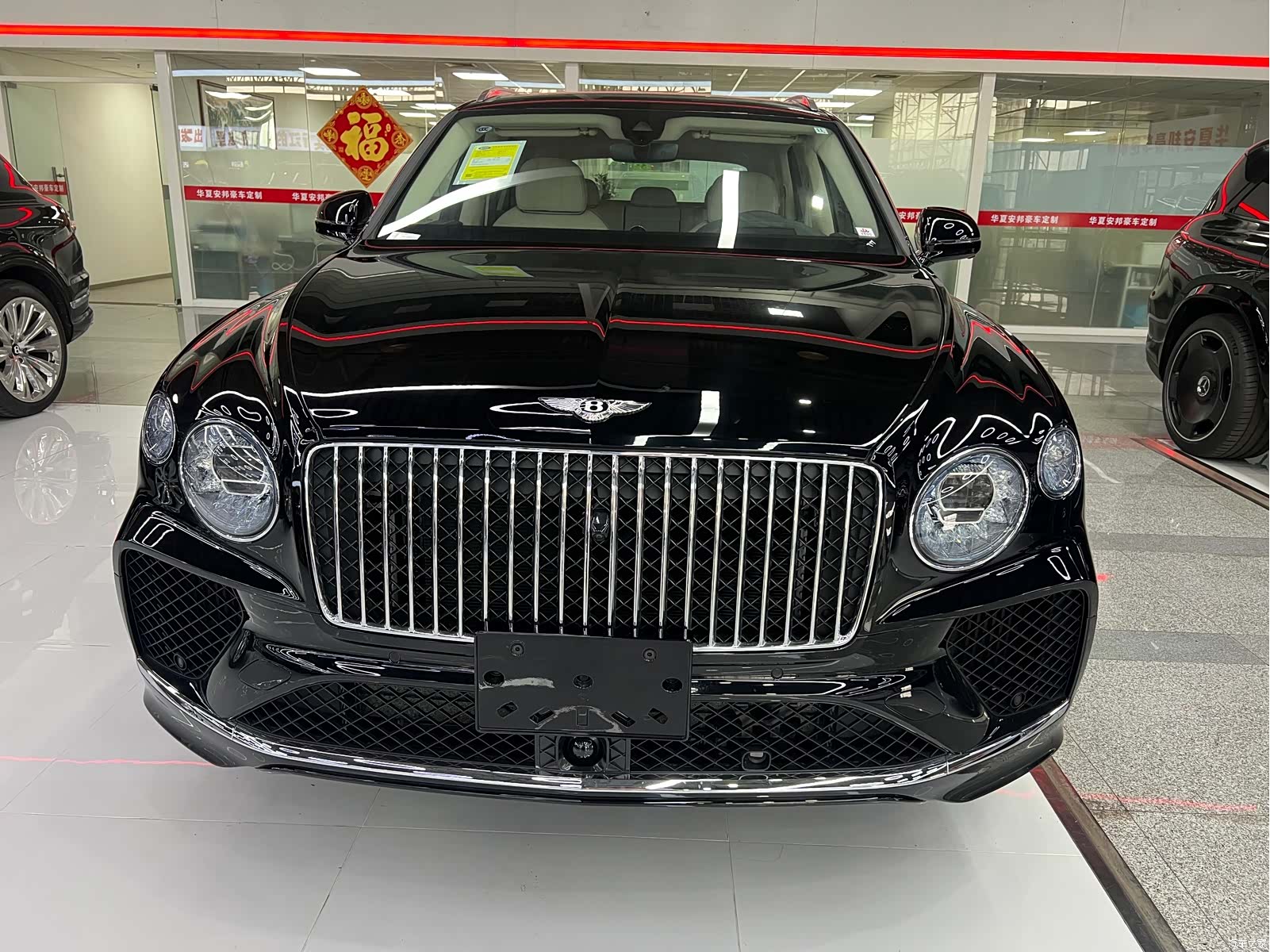 Bentley Bentayga, 2024 4