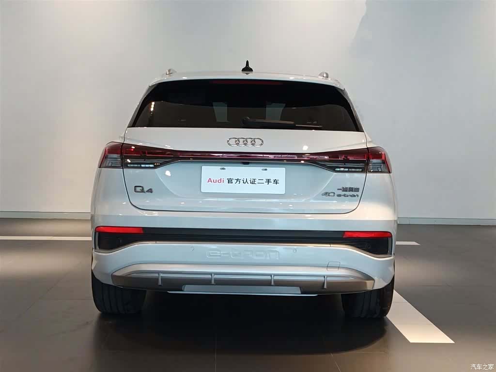 Audi Q4 e-tron, 2023 все фото