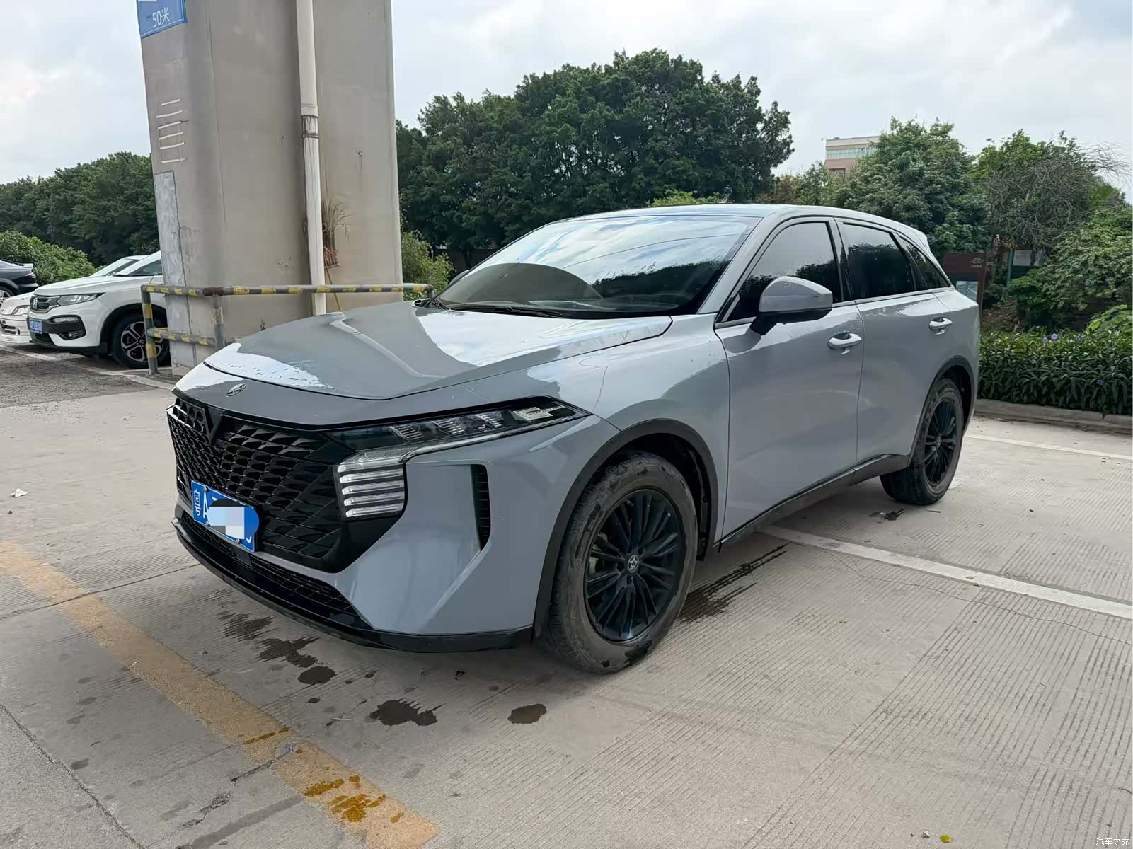 Nissan V