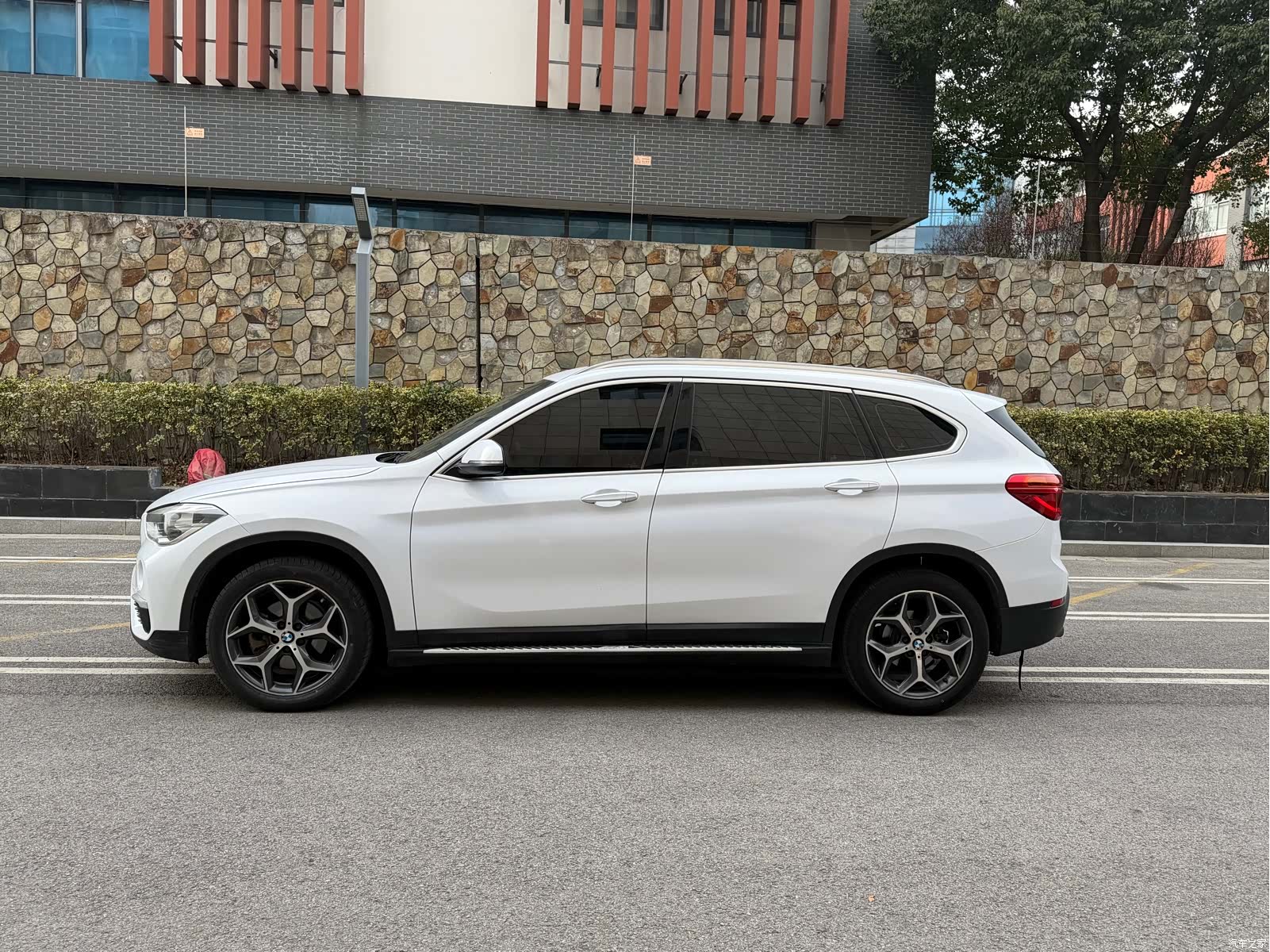 BMW X1, 2018 все фото