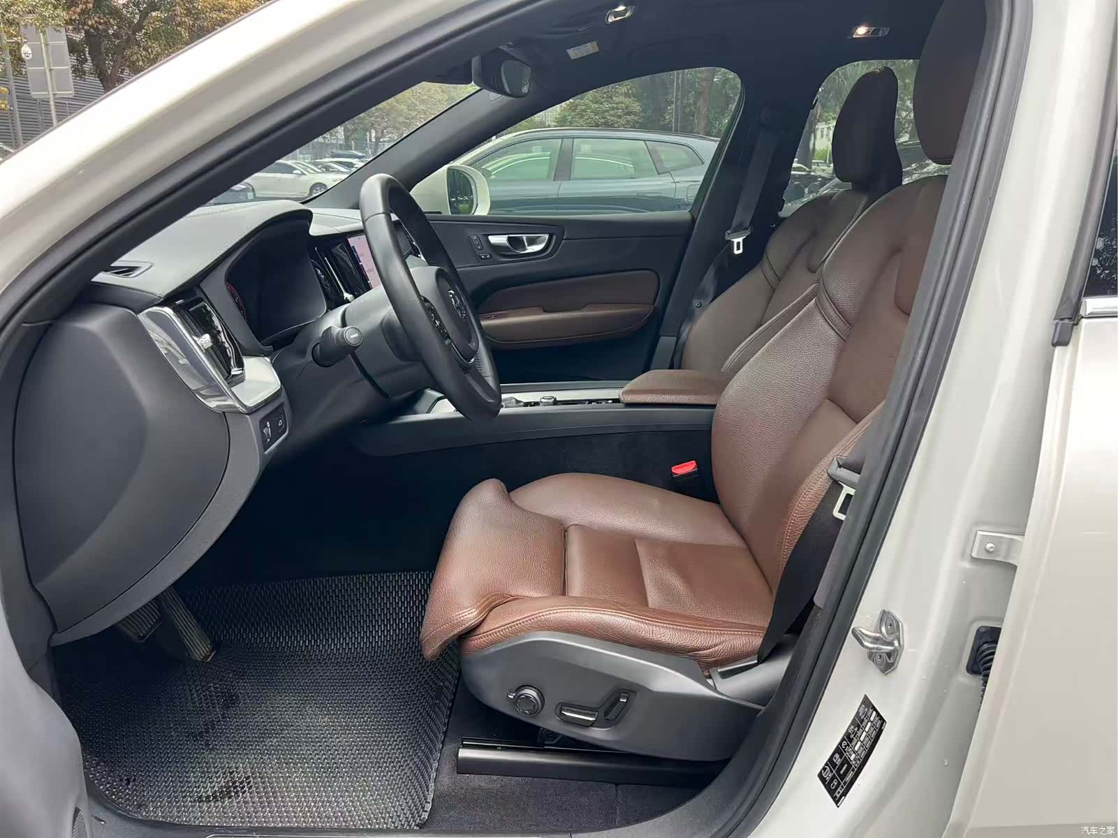 Volvo XC60, 2021 4