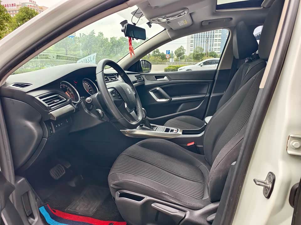 Peugeot 408