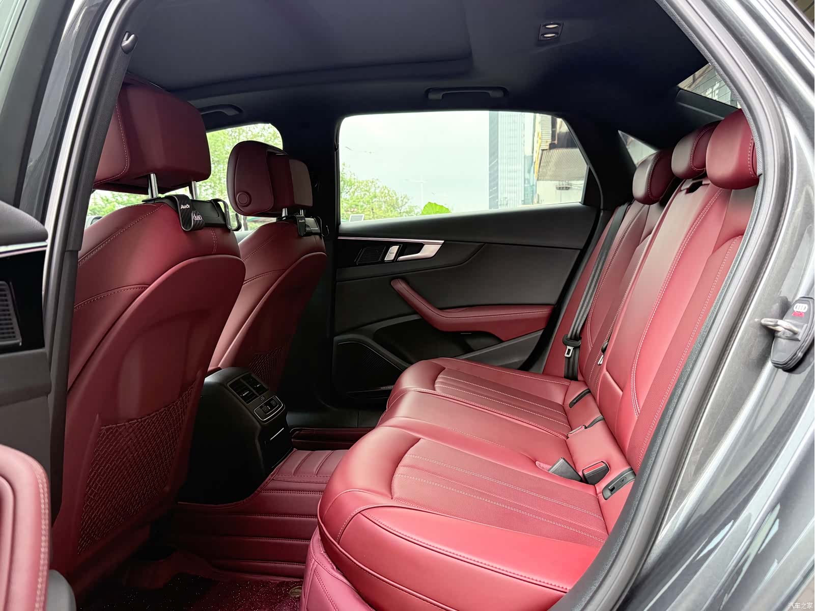 Audi A4L, 2024 все фото