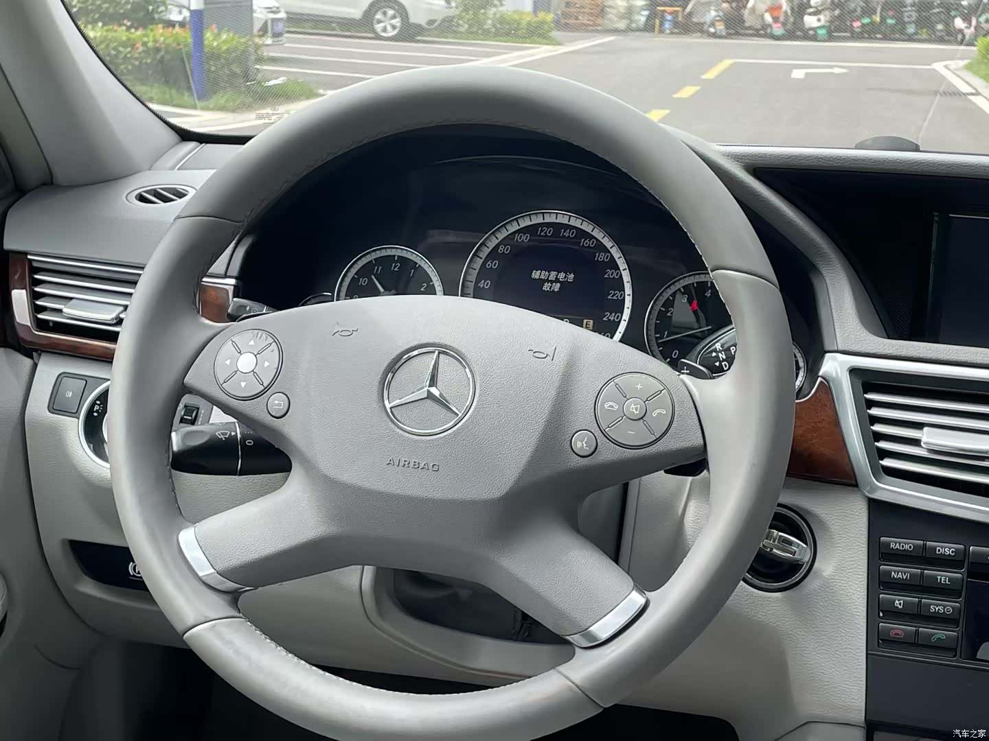 Mercedes-Benz E-Class, 2012 7