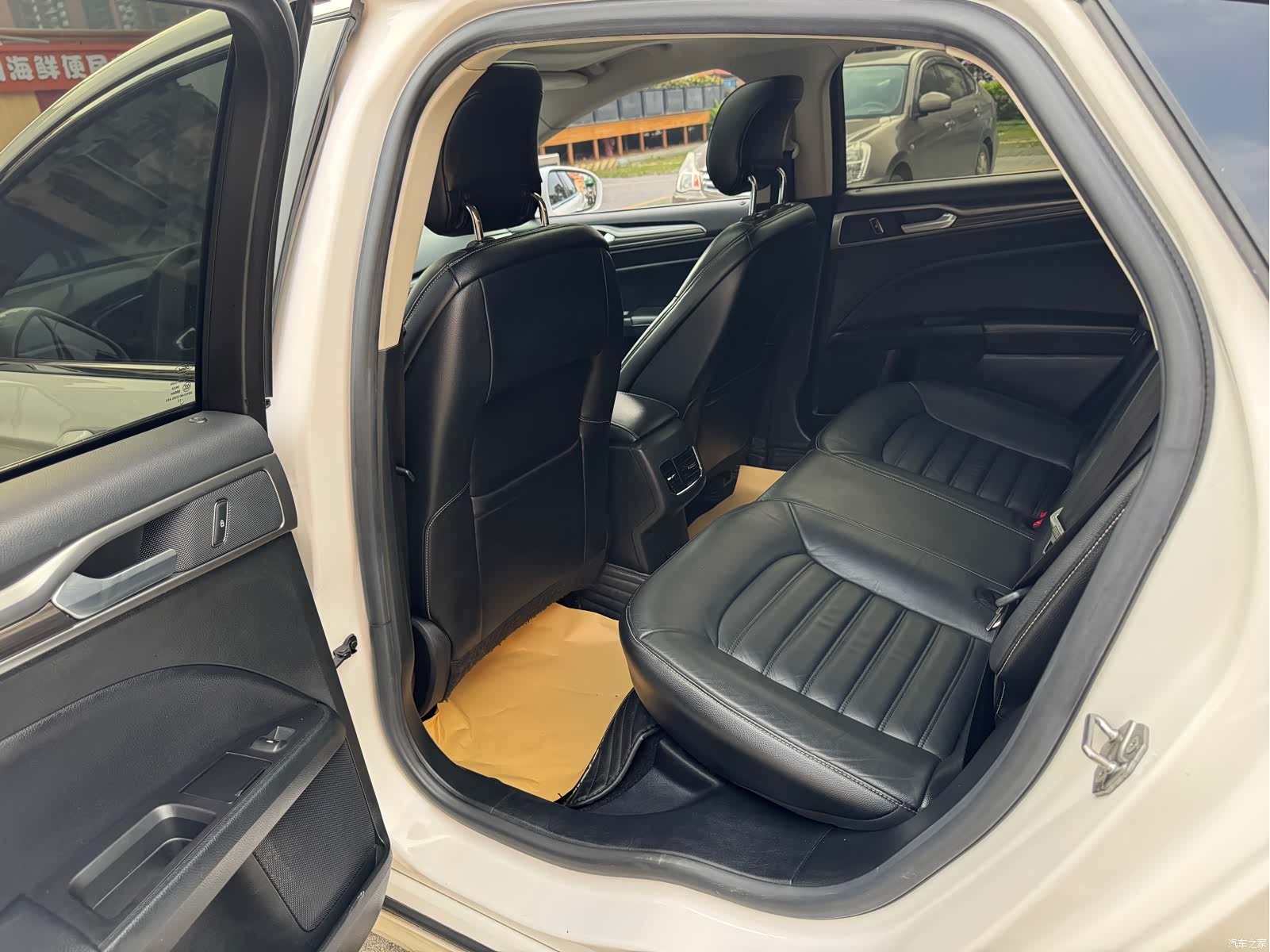 Ford Mondeo, 2018 10