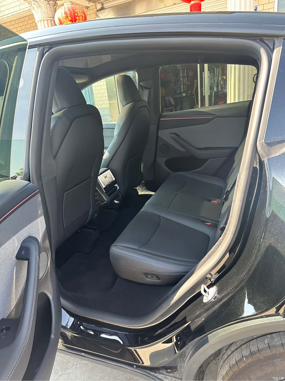Tesla Model Y, 2026 12