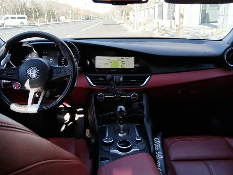Alfa Romeo Giulia Alfa Romeo Giulia