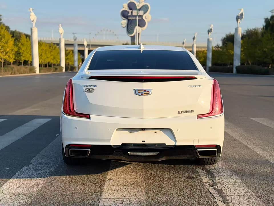 Cadillac XTS