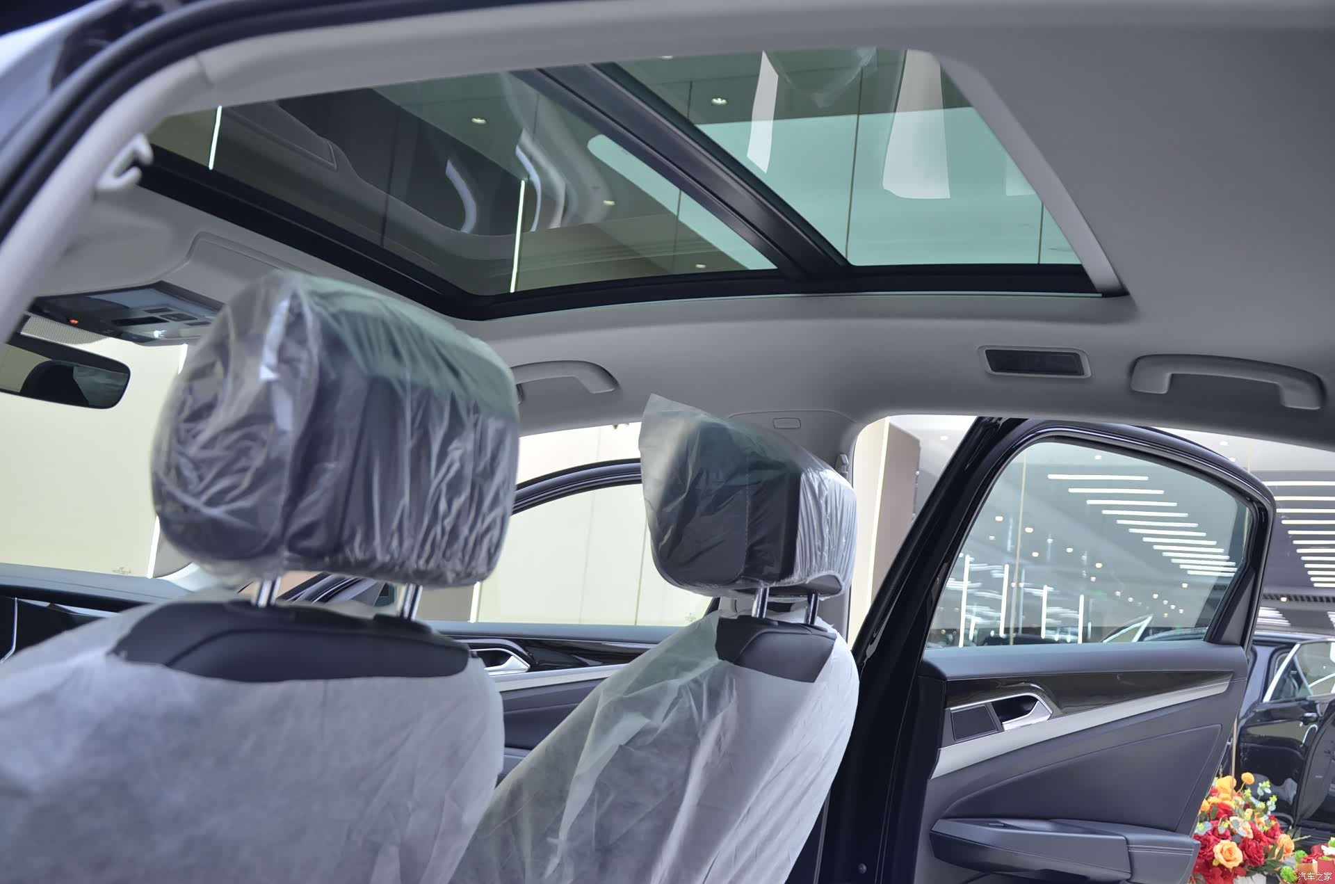 Volkswagen Passat, 2026 13