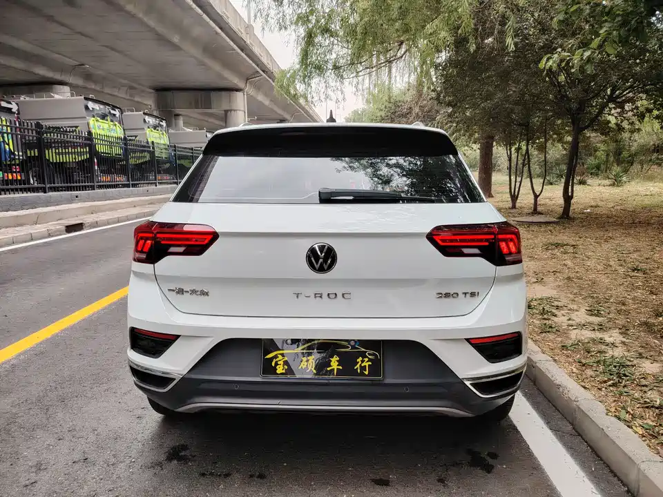 Volkswagen T-ROC exploring Songs