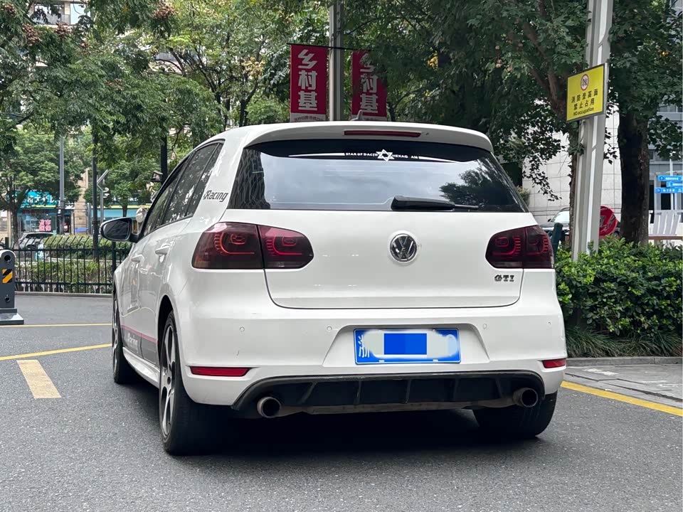 Volkswagen Golf GTI