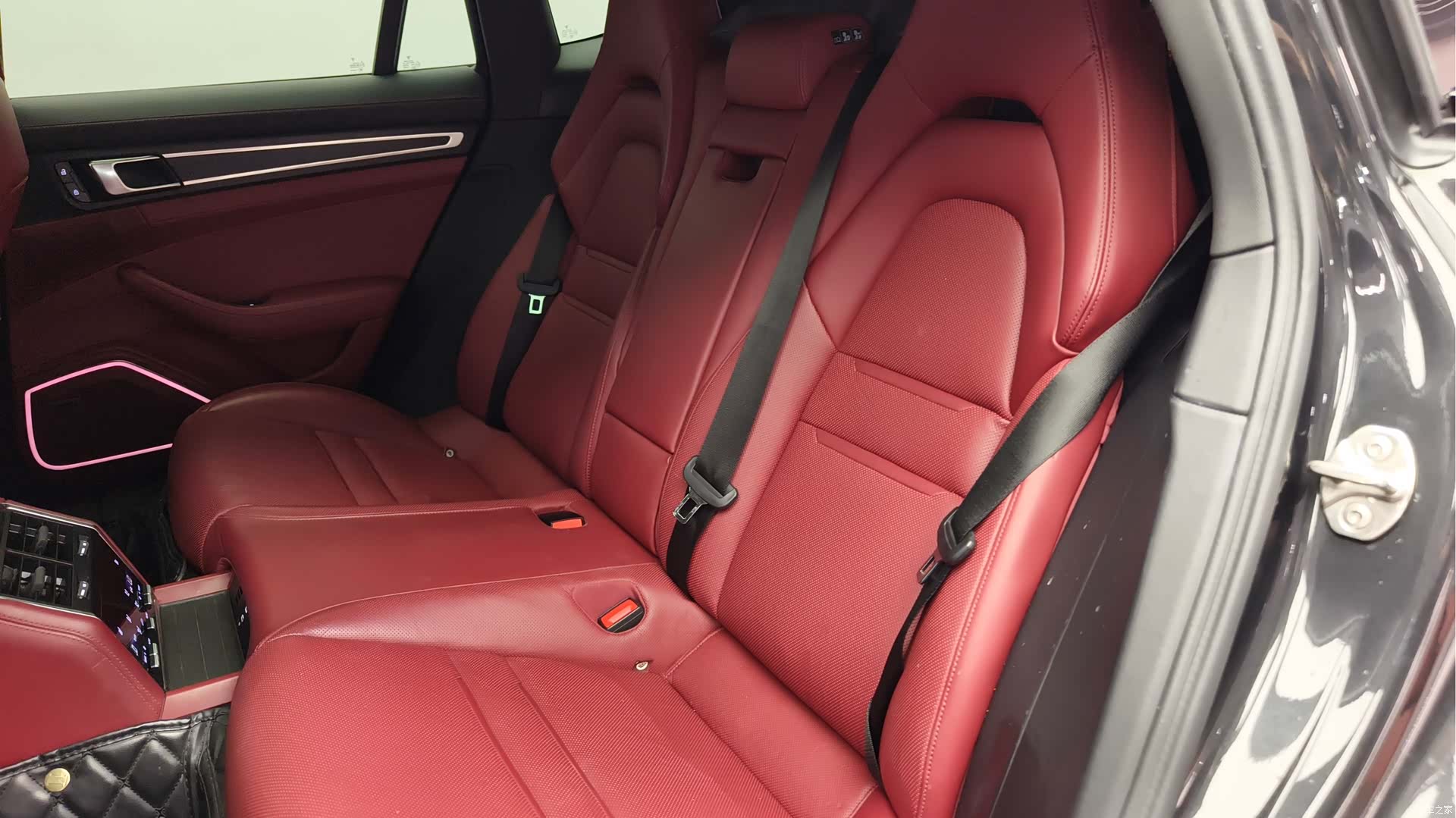 Porsche Panamera, 2023 9