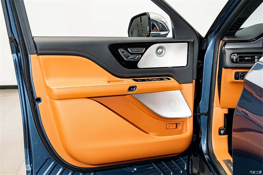 Lincoln Aviator, 2023 19