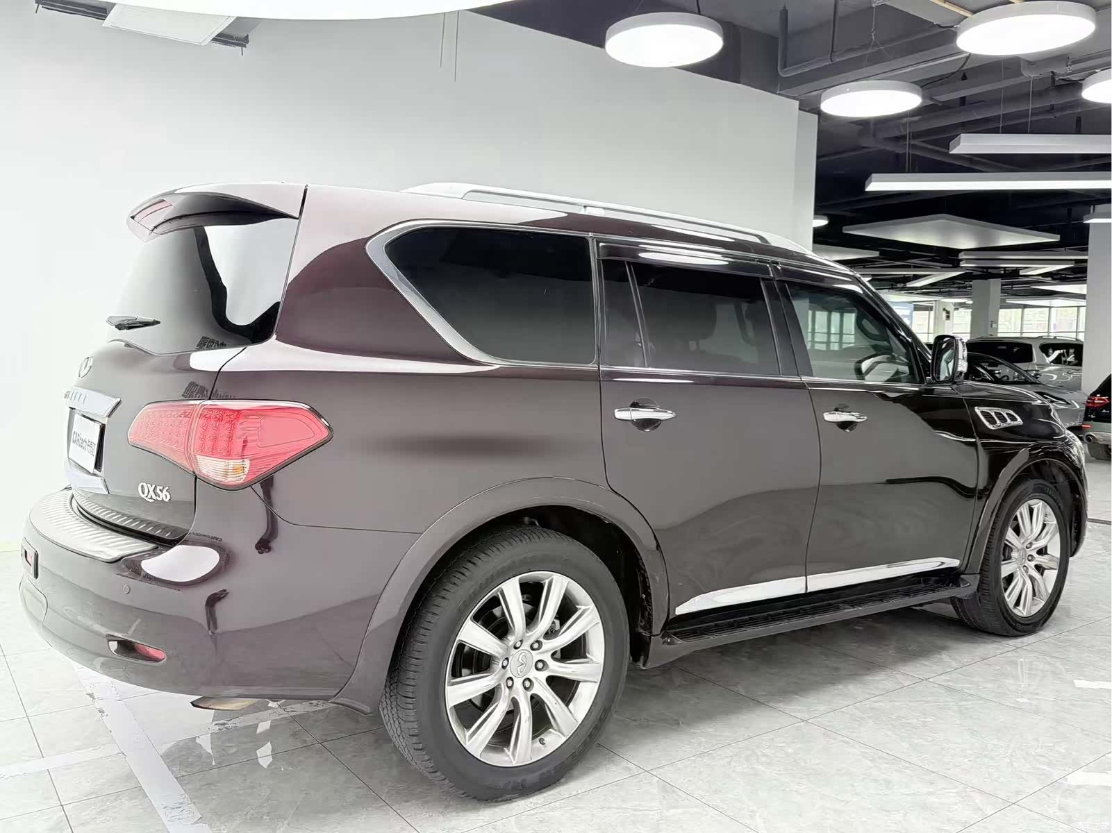 Infiniti QX80, 2013 4