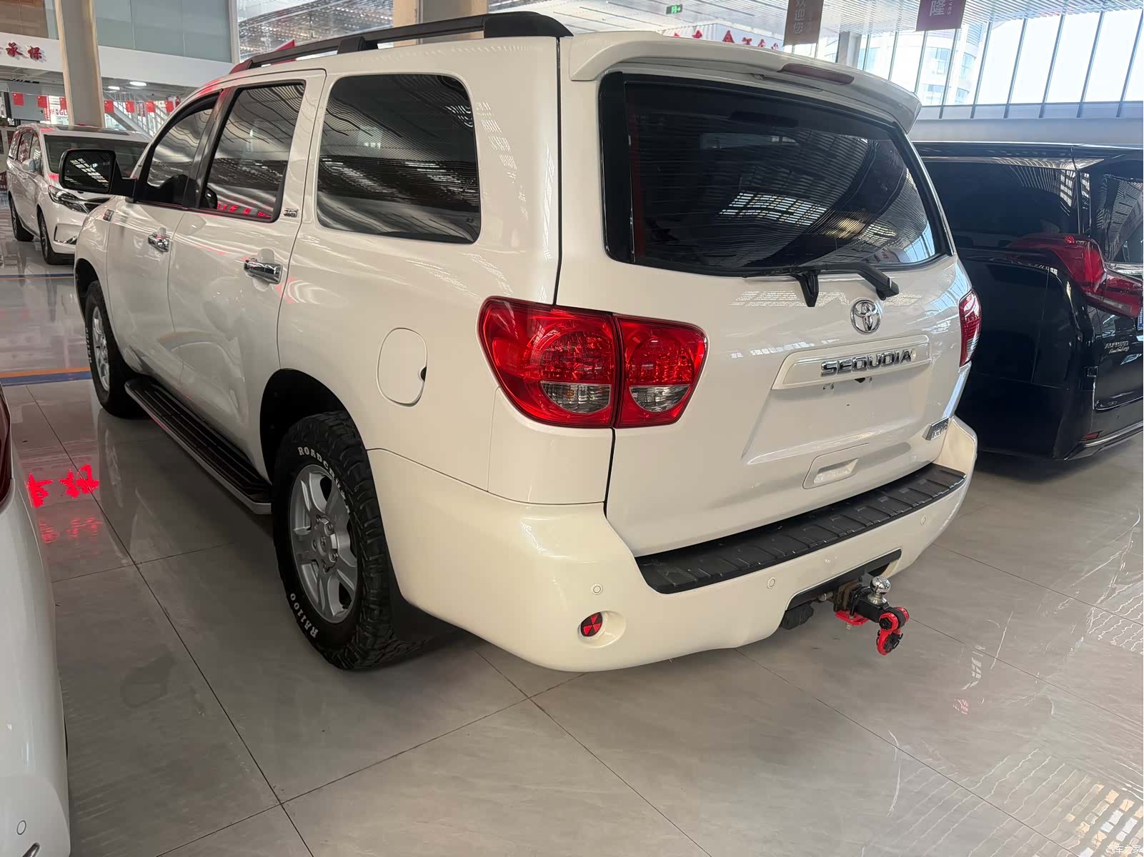 Toyota Sequoia, 2015 все фото
