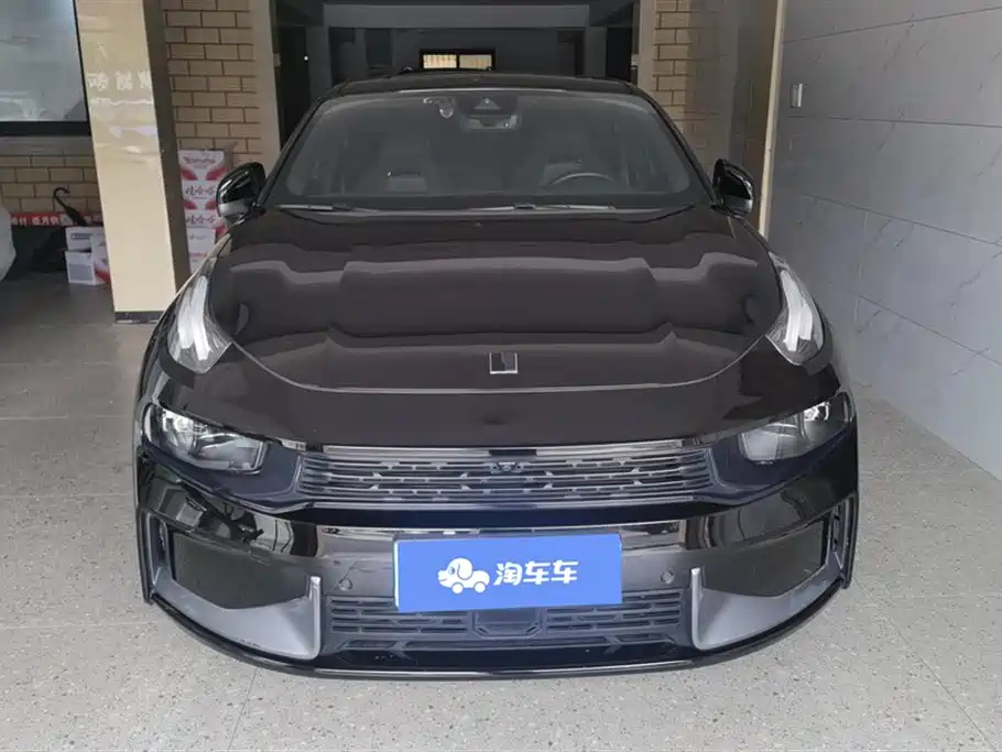 Lynk & Co 03