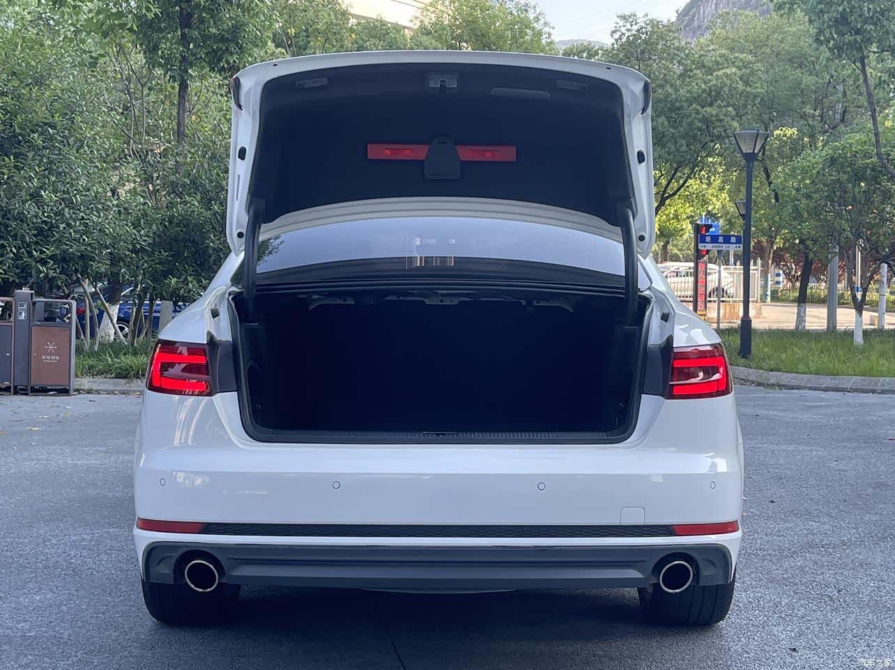 Audi A4L, 2019 17