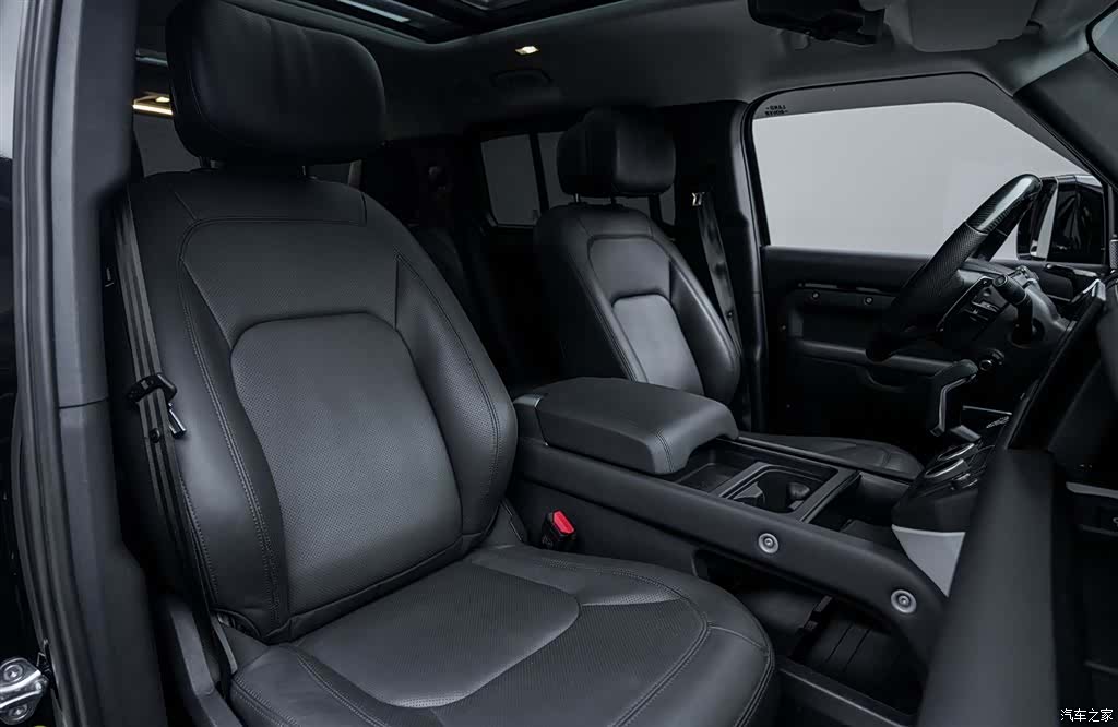 Land Rover Defender, 2023 13