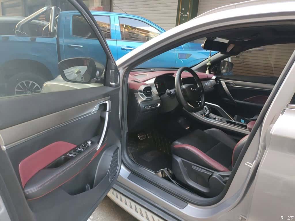 Geely Coolray, 2021 13
