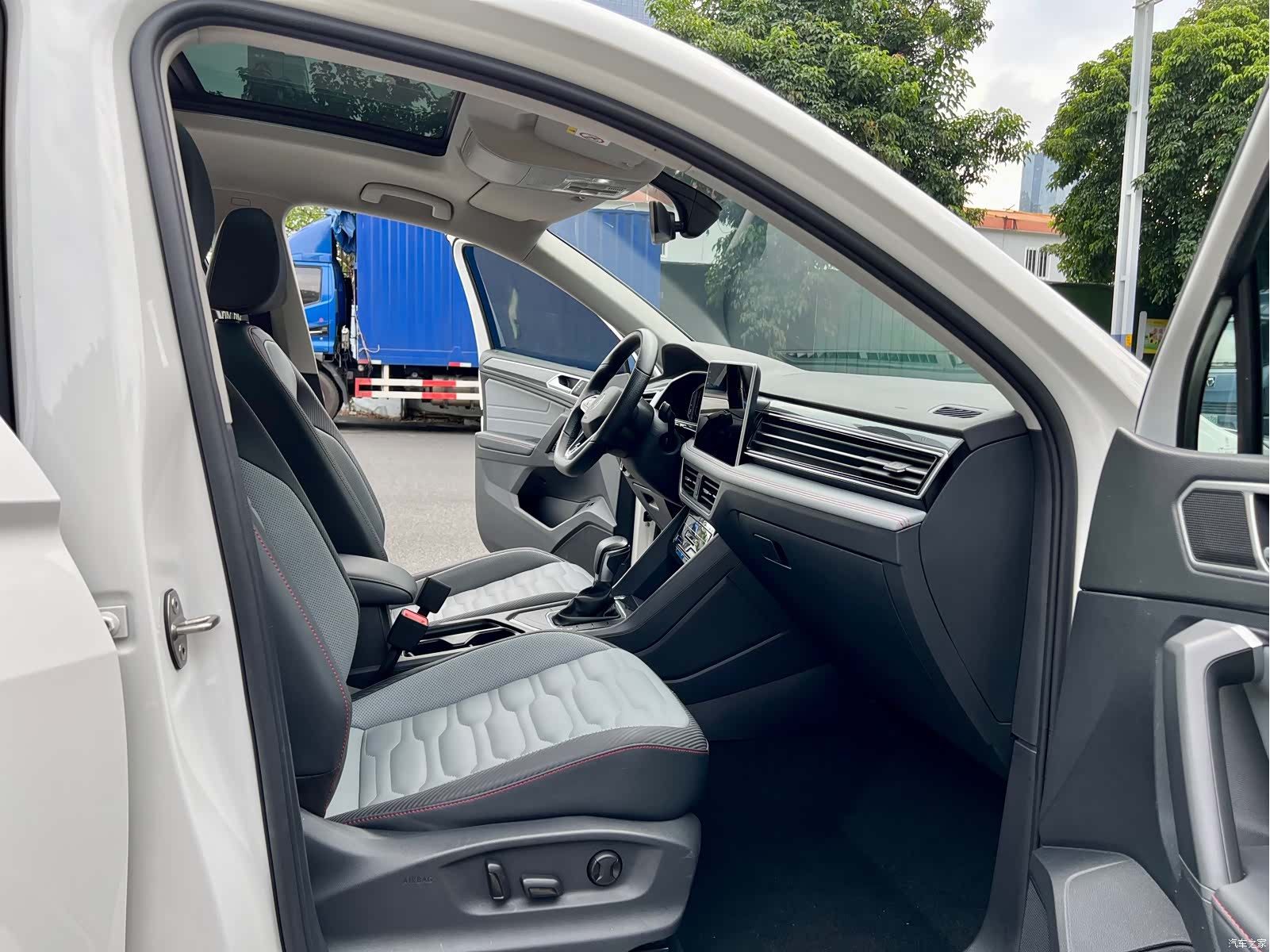 Volkswagen Tiguan, 2022 17