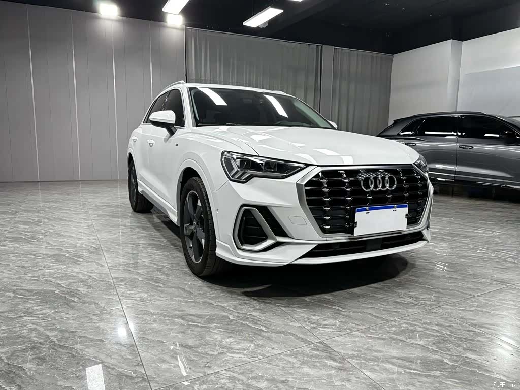 Audi Q3, 2022 3