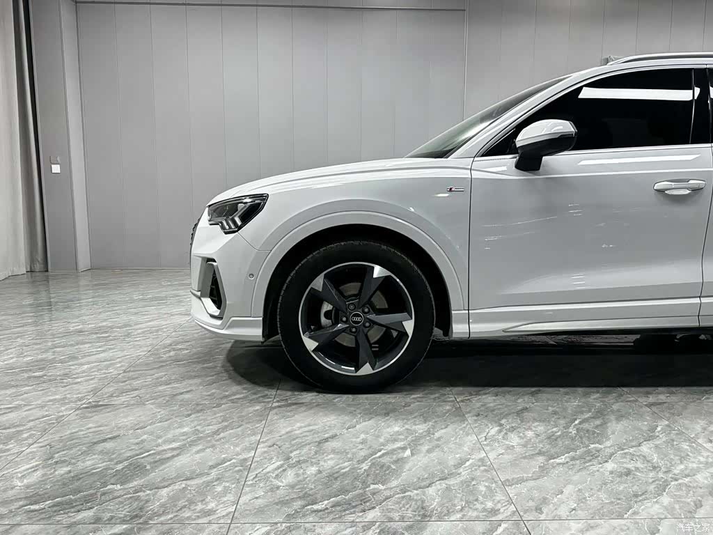 Audi Q3, 2022 8