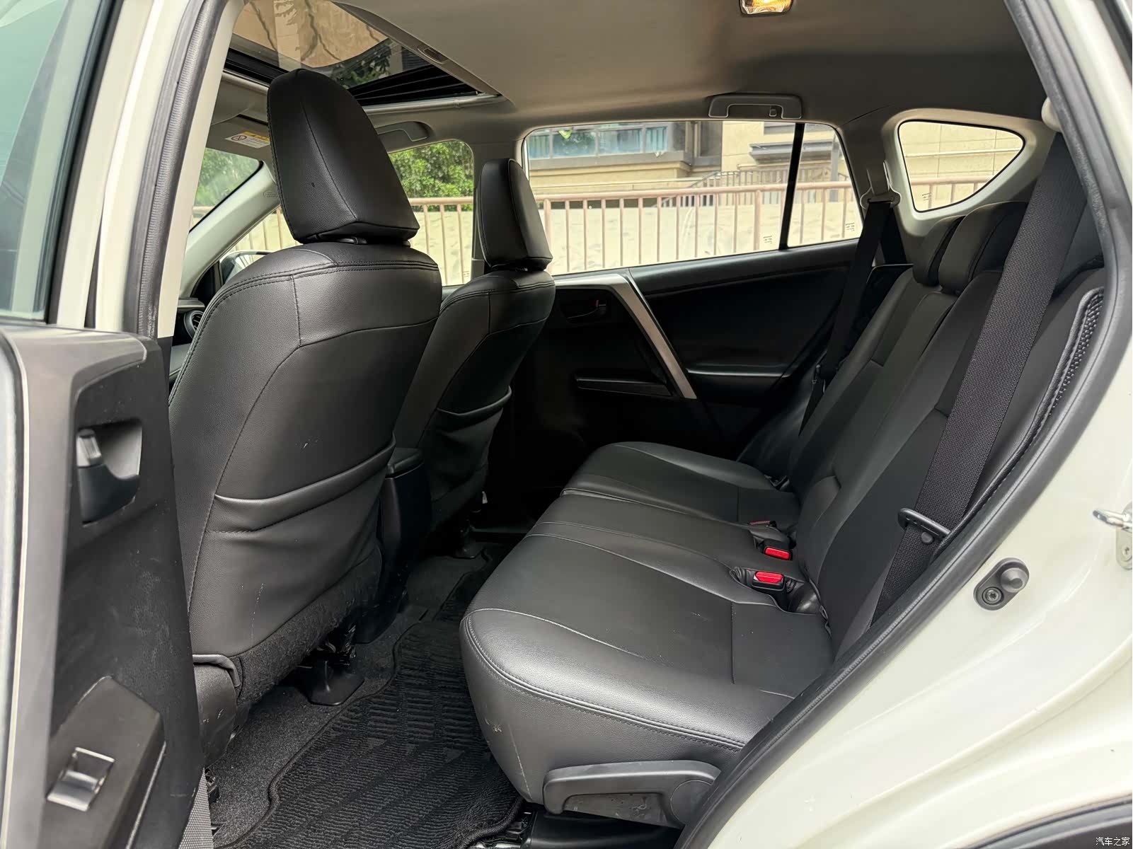 Toyota RAV4, 2017 12