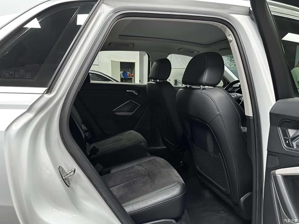 Audi Q3, 2022 10