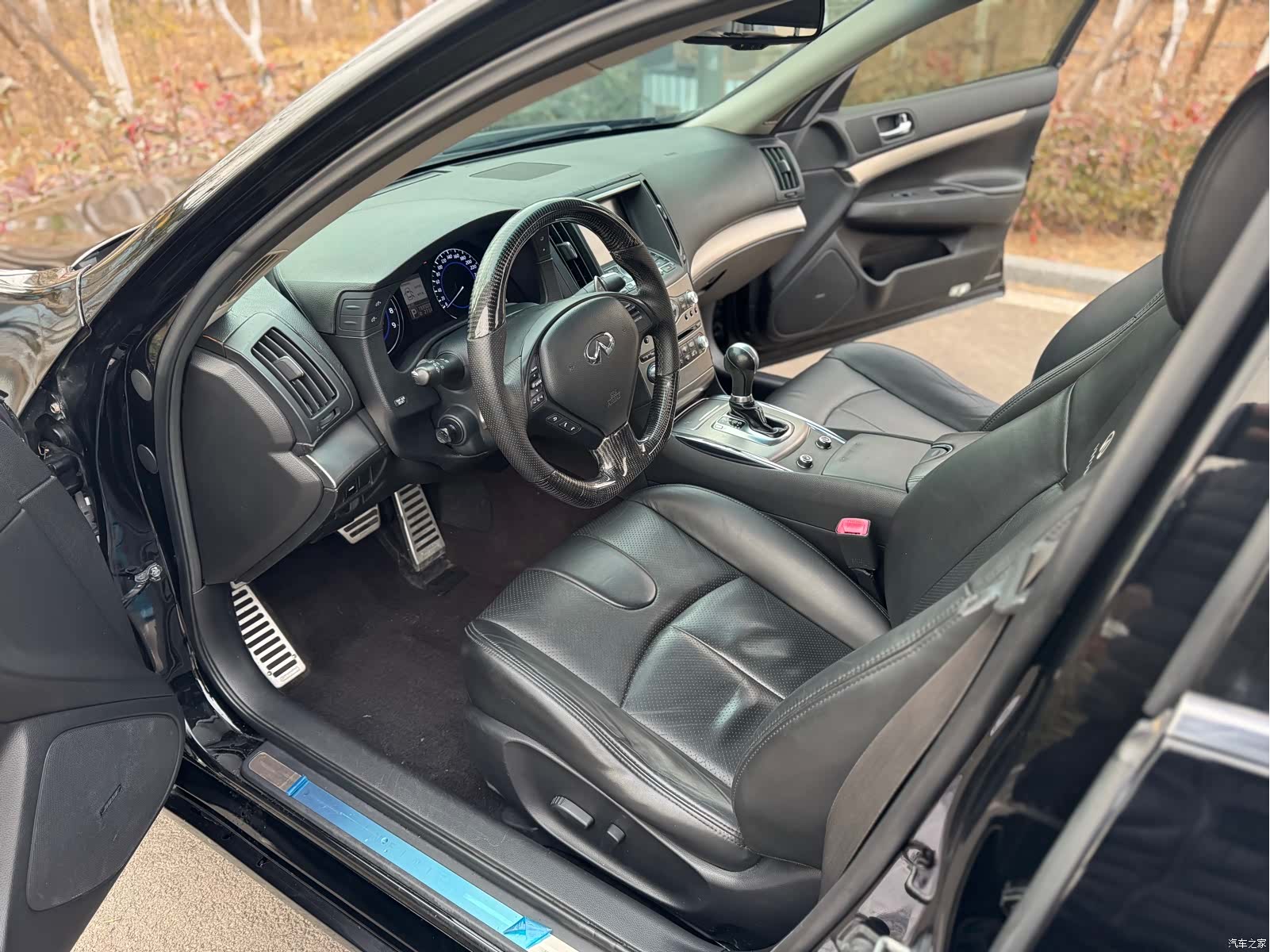 Infiniti G37, 2012 4