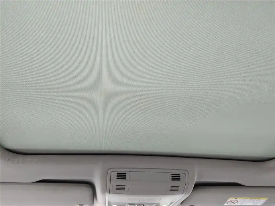 Volkswagen Exploring the shadow