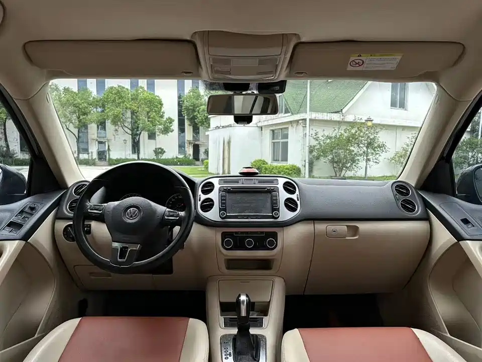 Volkswagen Tiguan Volkswagen Tiguan