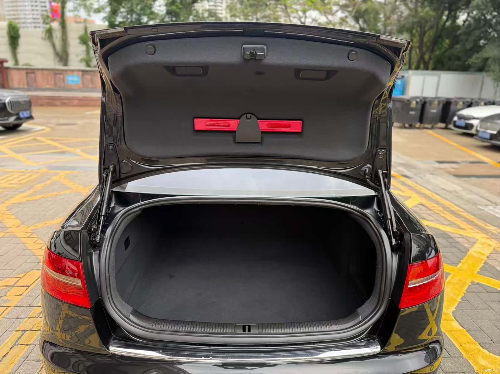 Audi A6L, 2010 25