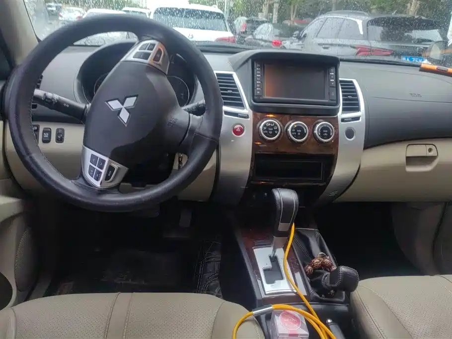 Mitsubishi Pajero Jinchang