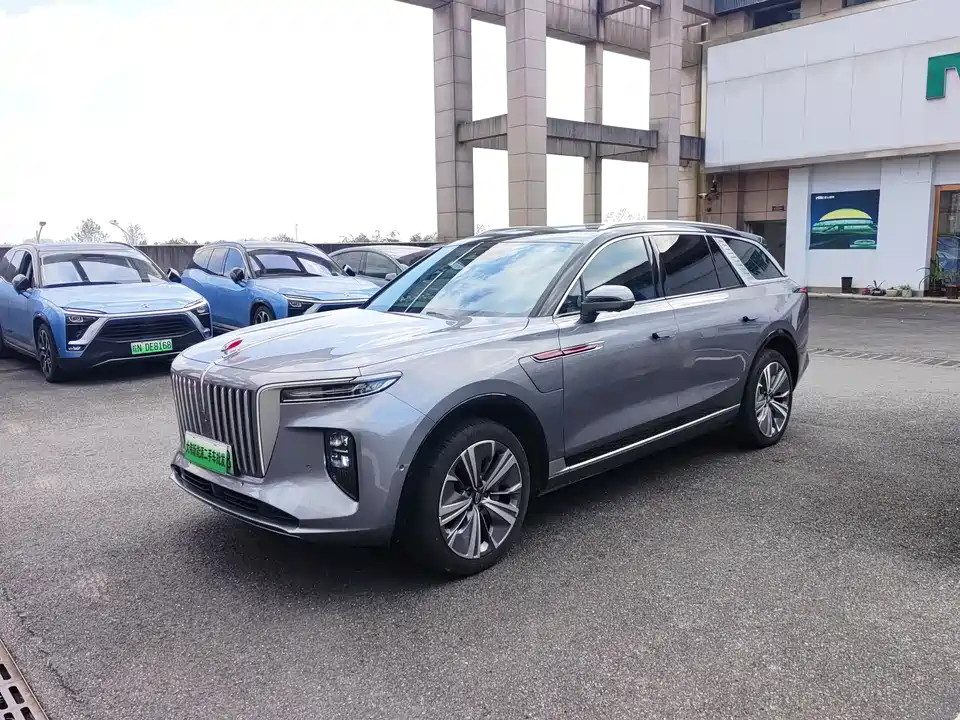 Hongqi E-HS9
