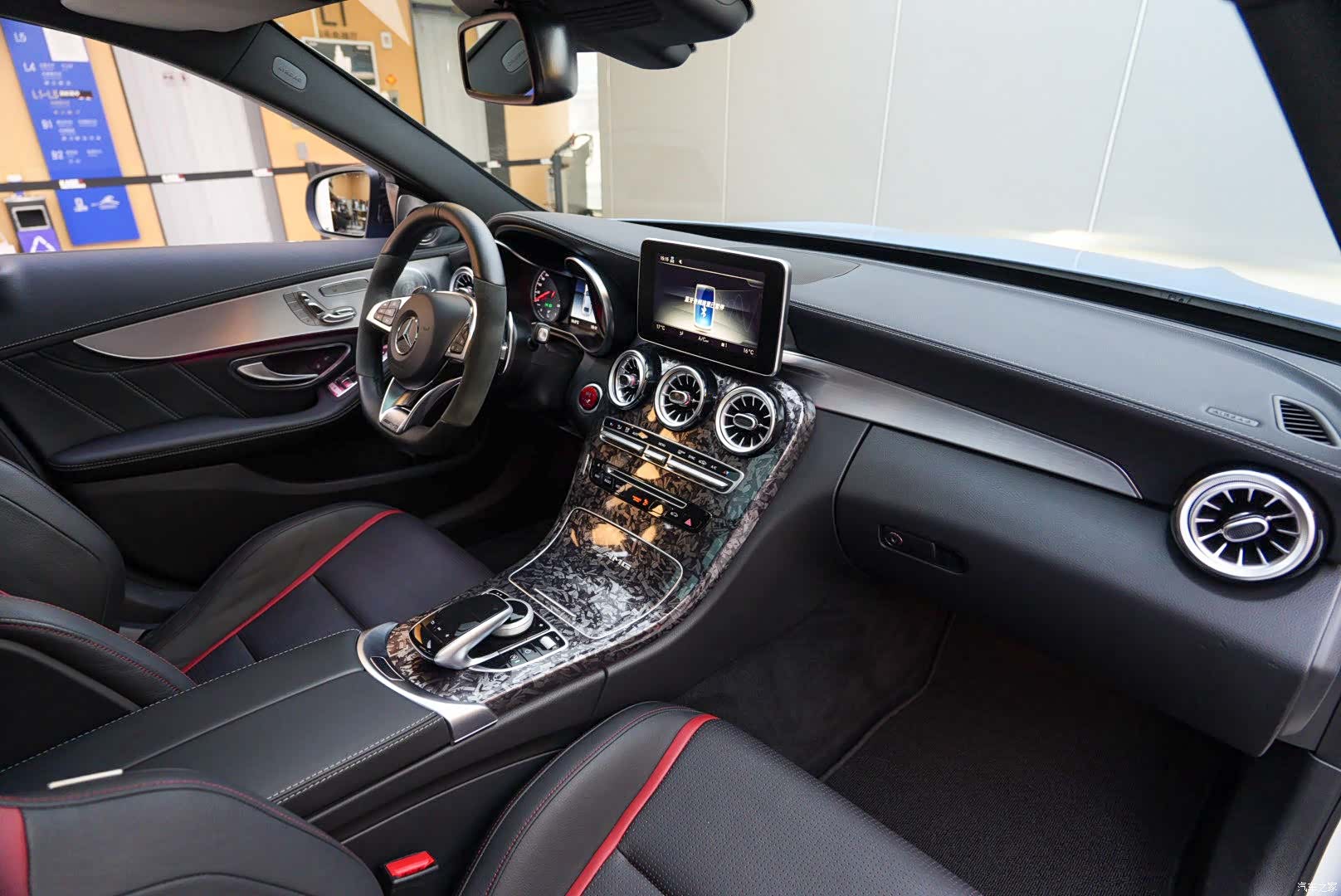 Mercedes-Benz C-Class, 2018 11