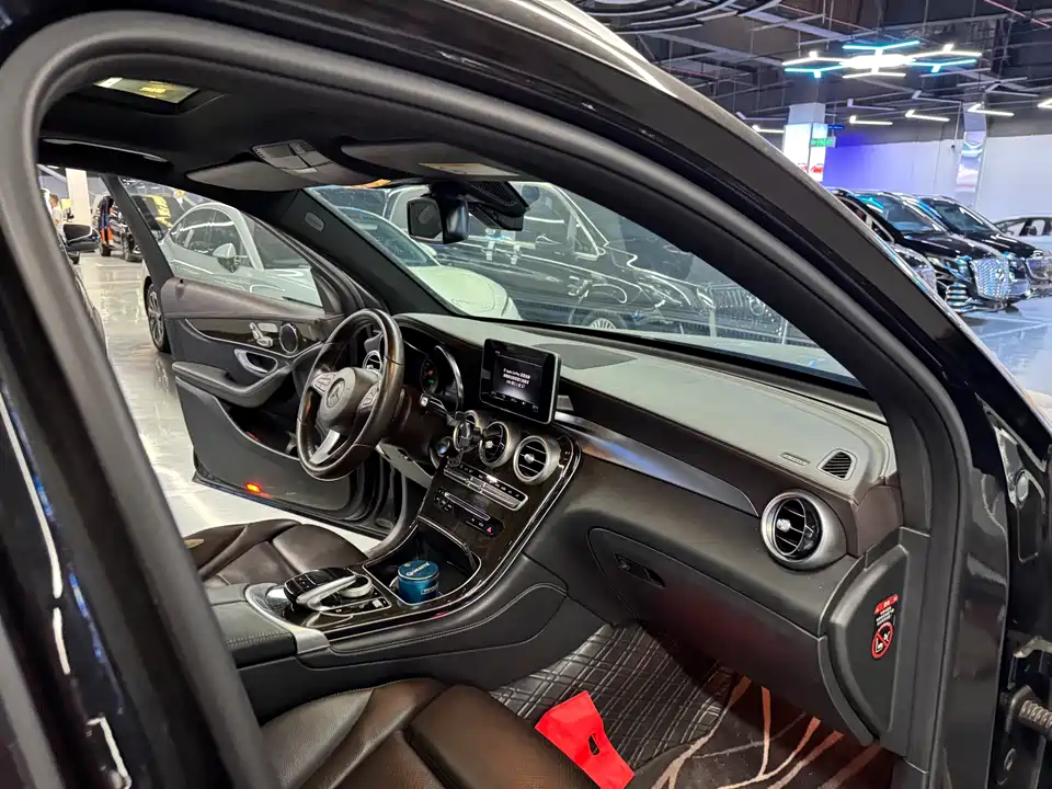 Mercedes-Benz GLC Mercedes-Benz GLC