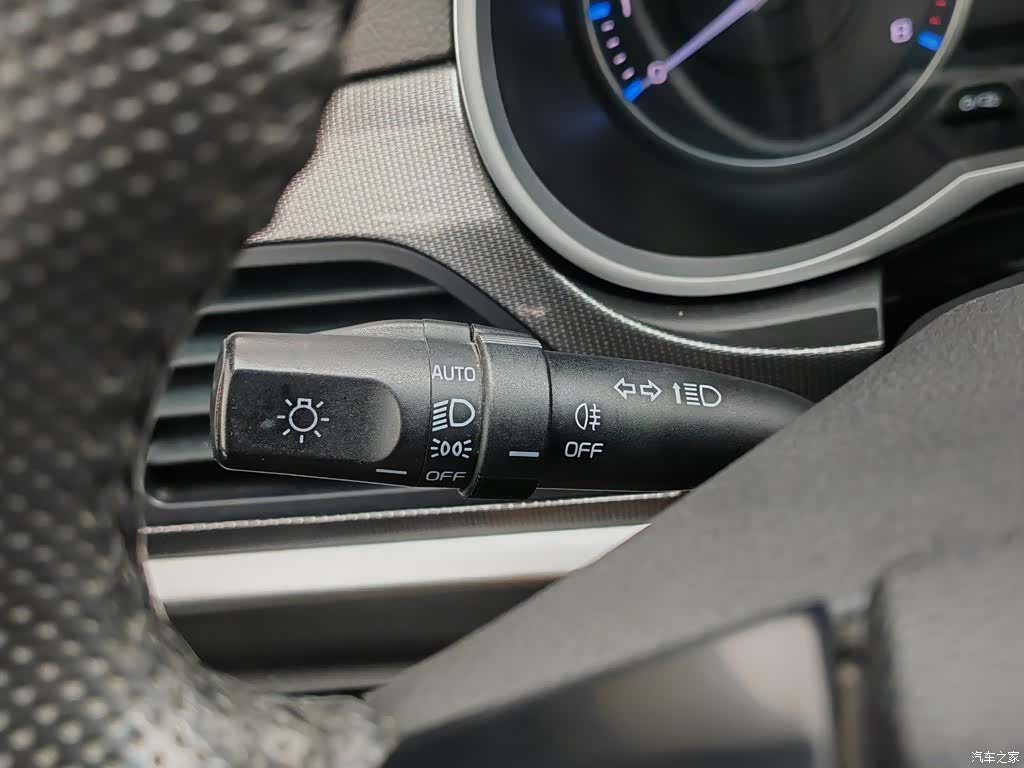 Geely Emgrand, 2017 21