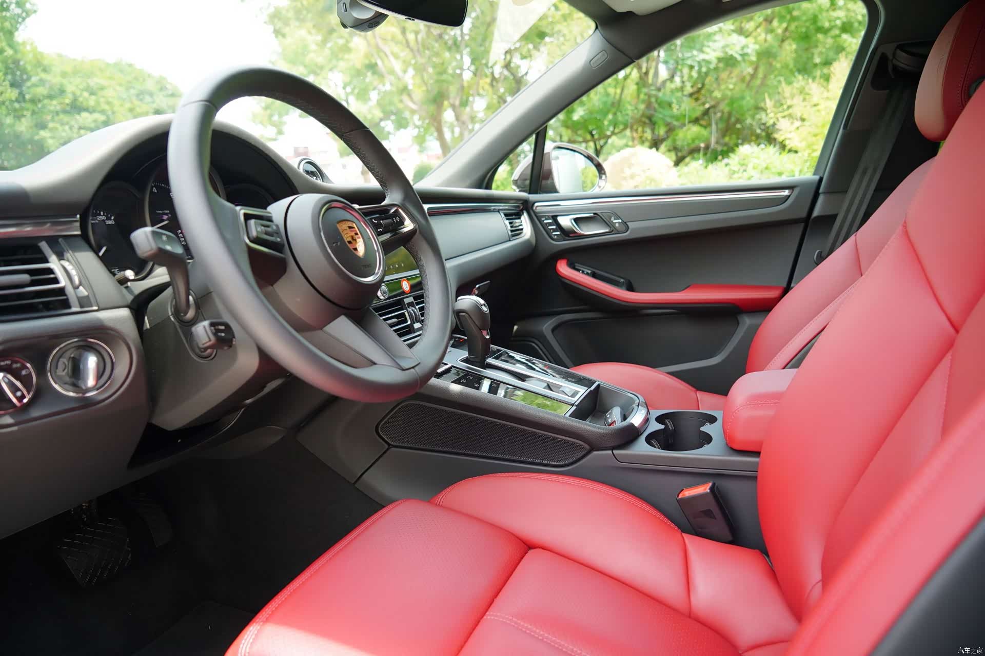 Porsche Macan, 2026 12