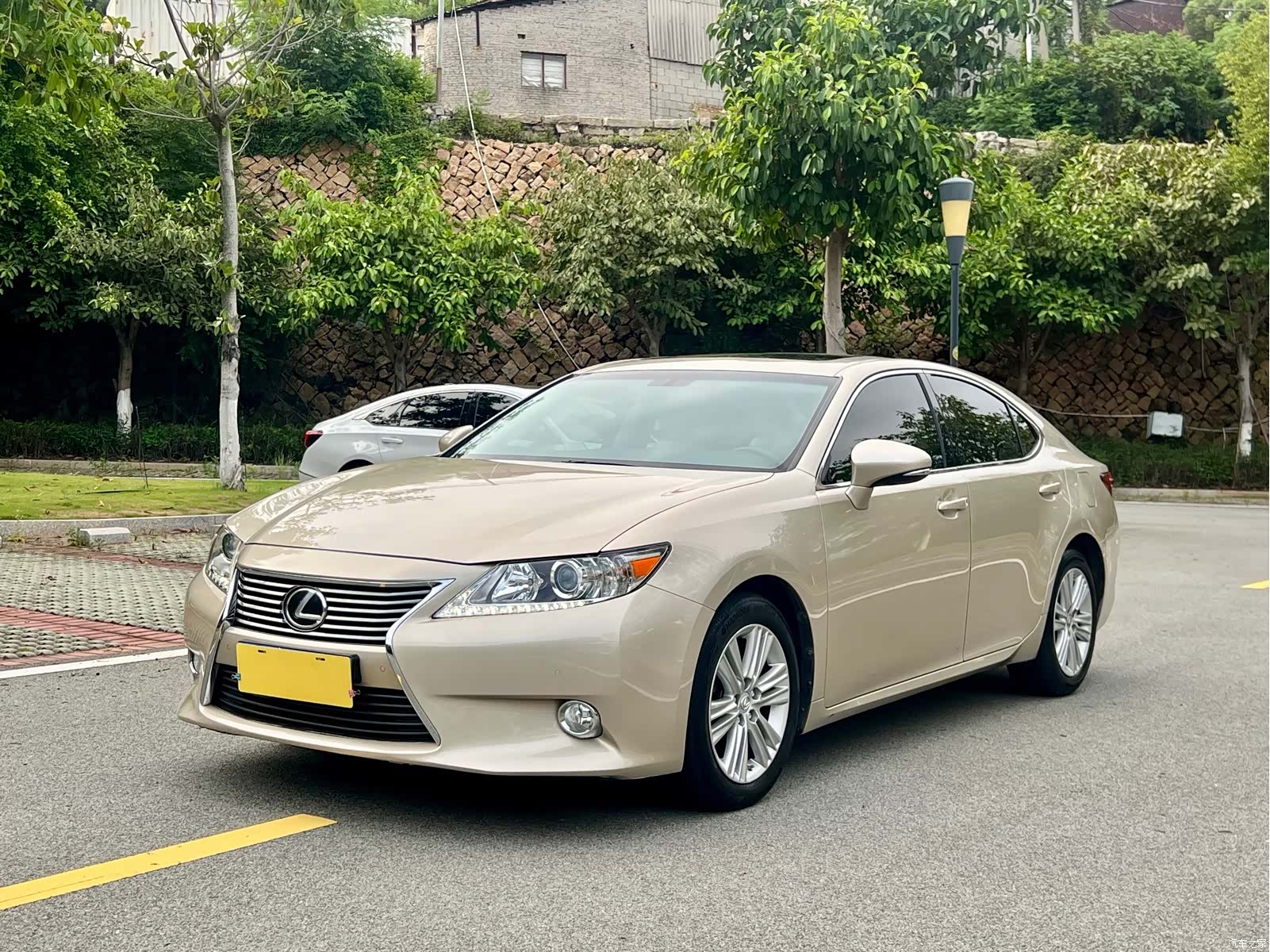 Lexus ES, 2016 1