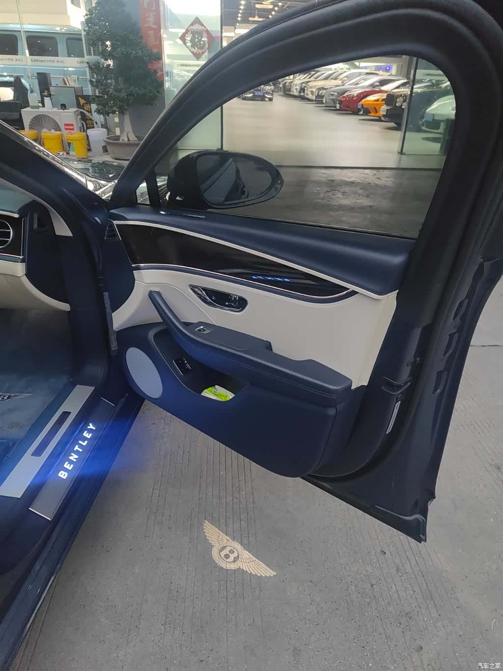 Bentley Flying Spur, 2022 8