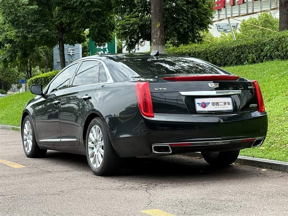 Cadillac XTS