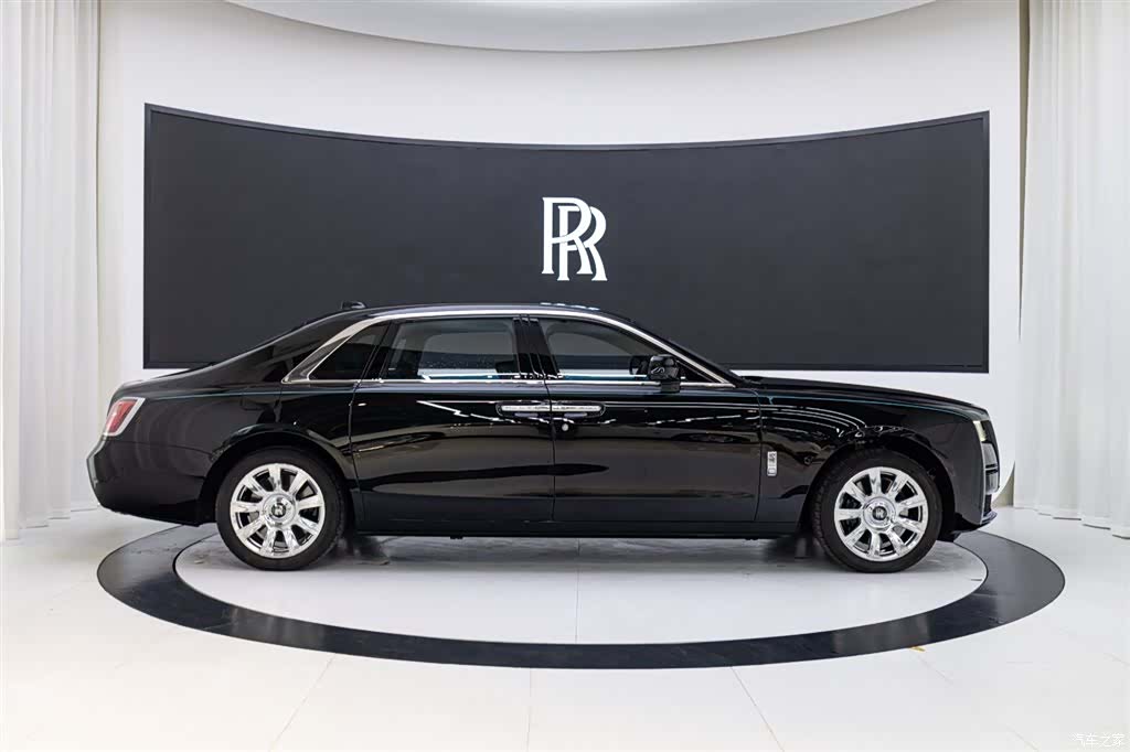 Rolls-Royce Ghost, 2023 7